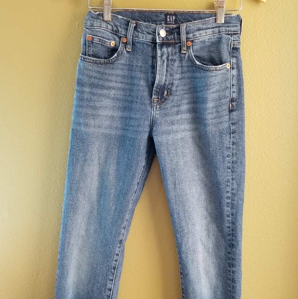 Gap girlfriend high waist jeans size 24